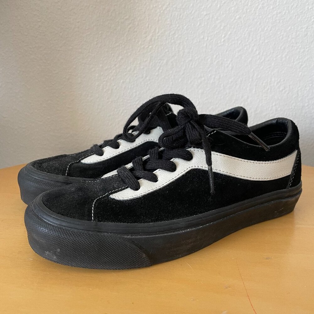 Vans Bold Ni Suede Black/Marshmallow Classic Skate Shoes Size W 7/M 5.5